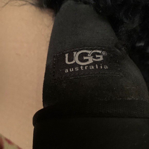 UGG UGGS BLACK SHEEPSKIN BOOTS. 2 PAIRS SIZE 9 - Picture 5 of 7